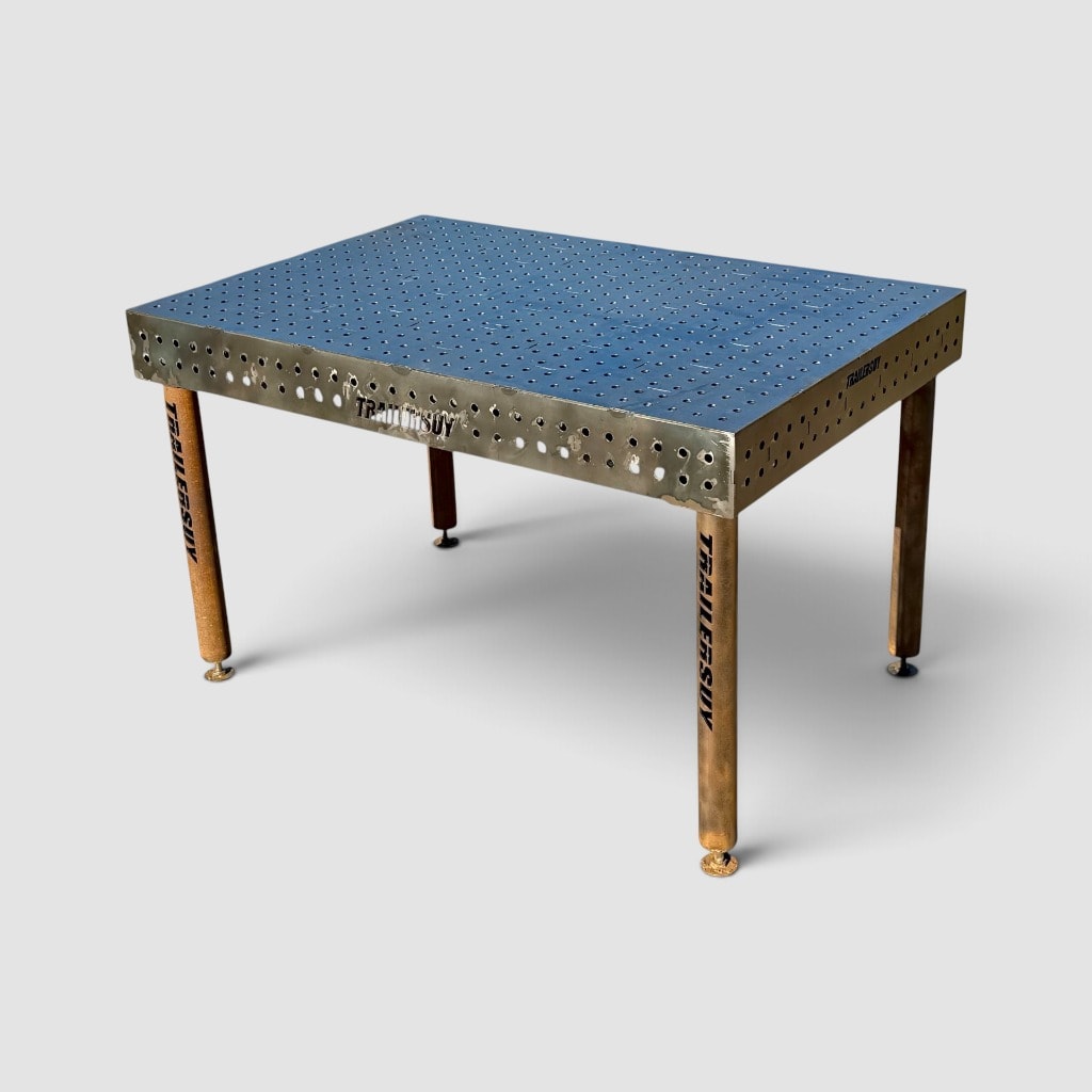 Mesa de soldador perforada, vista tres cuartos